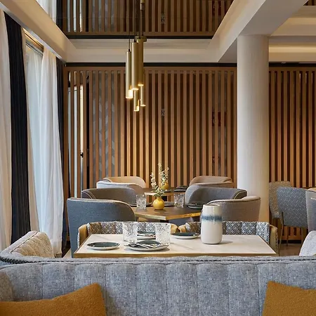 Vincci Larios Diez Hotel